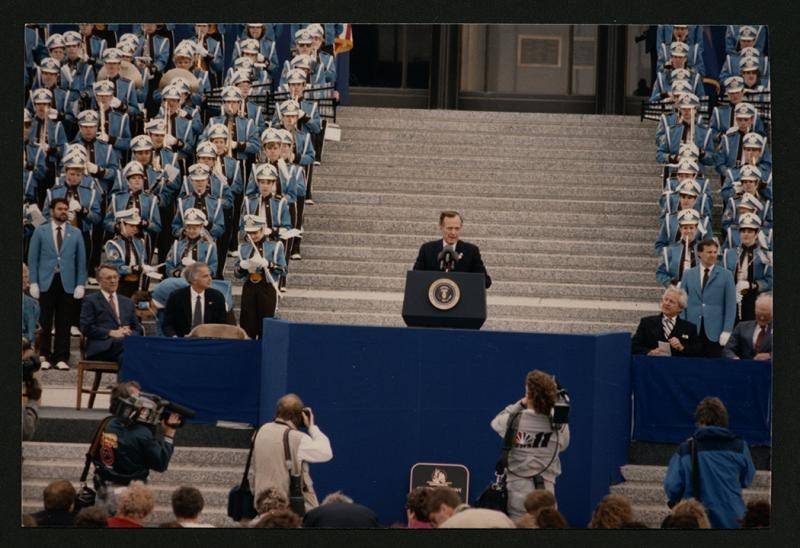 Whitehouse『Dictator』 Where Did the Carter White House's Solar Panels Go